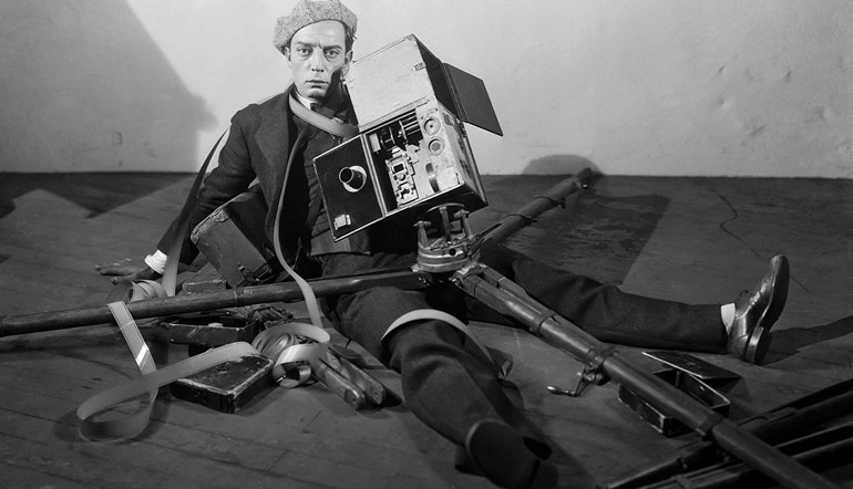 The Cameraman with Live Score